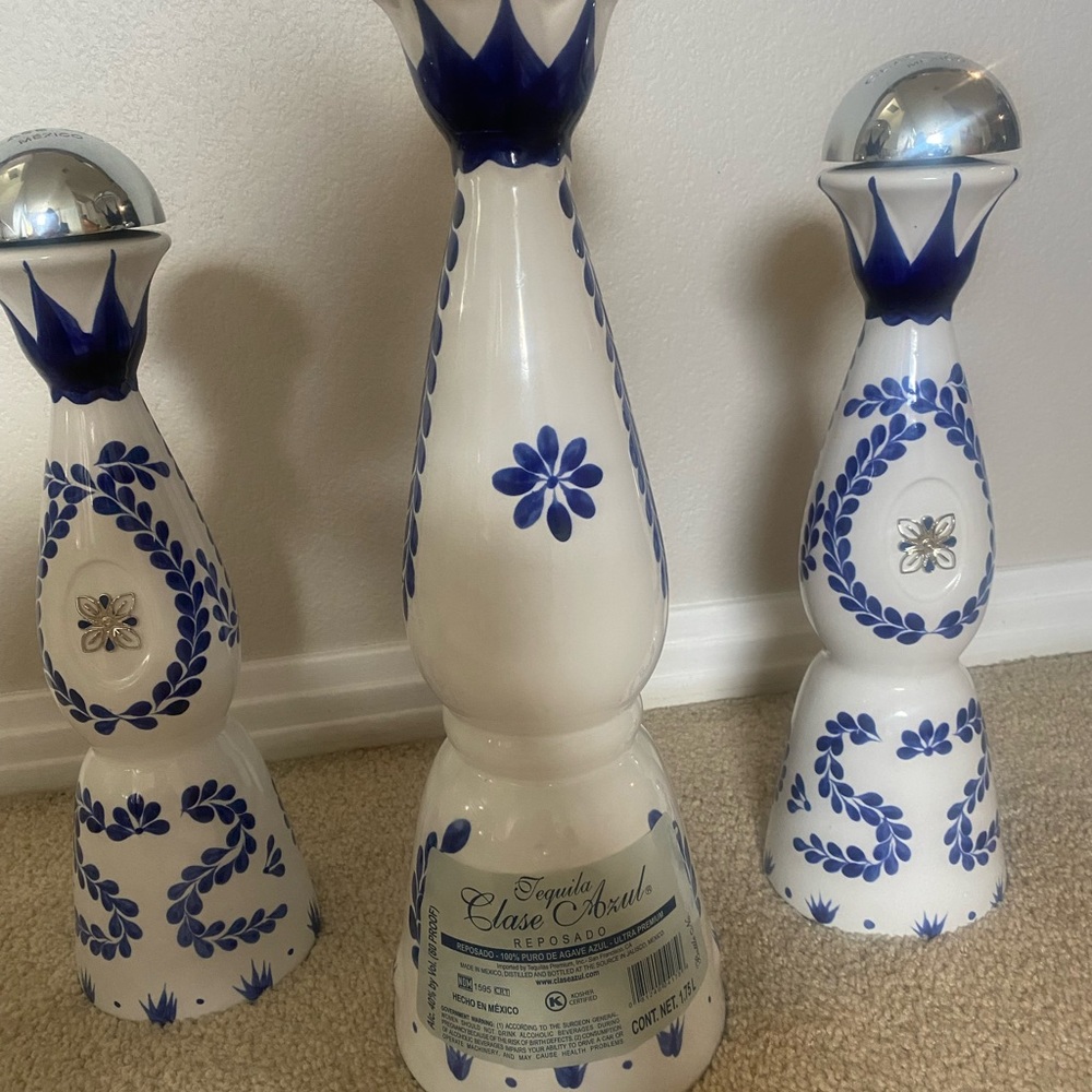 One 1.75 Magnum Clase Azul Empty Ceramic Tequila Bottle - Picture 3 of 4